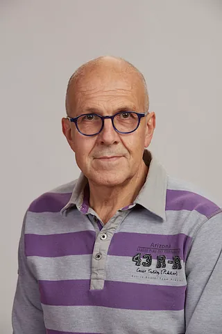 Dr. K. Gazda